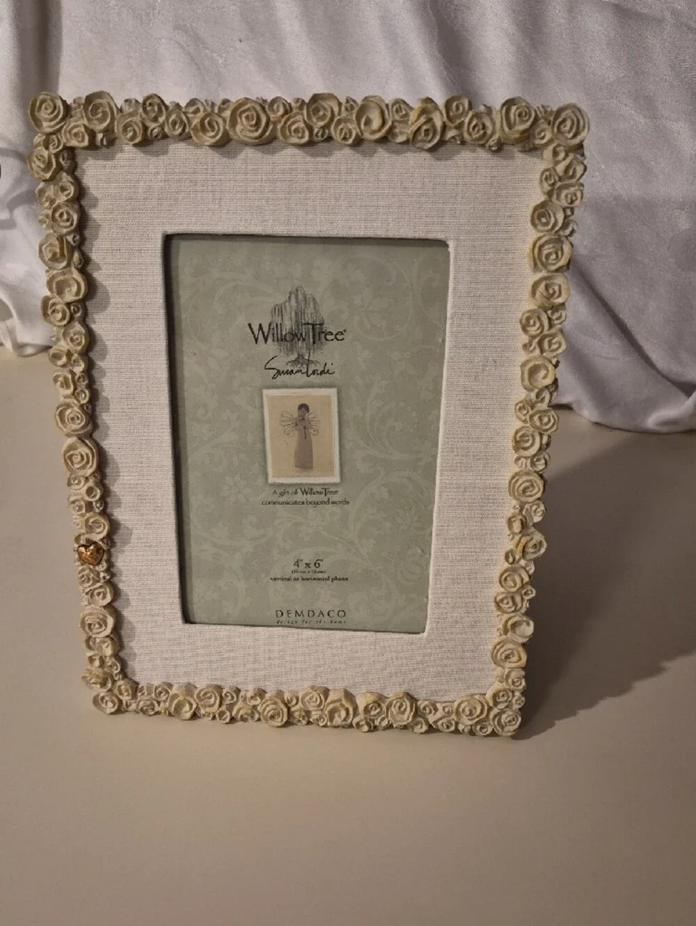 Demdaco Ivory Rose Border Fabric Photo Frame For 4 X 6 Picture